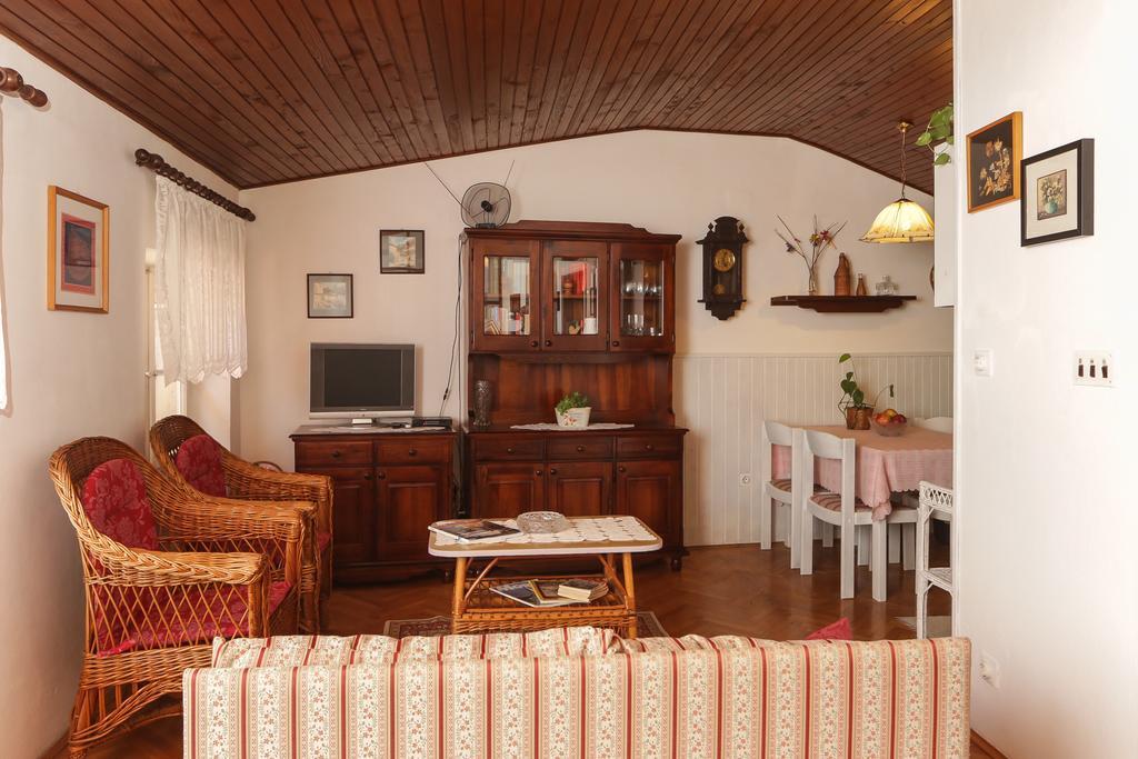 Apartment Ikana